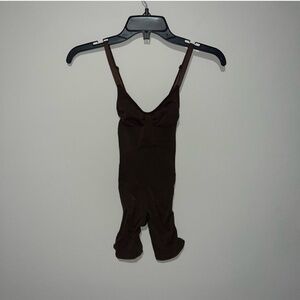 SKIMS SEAMLESS SCULPT MID THIGH BODYSUIT COCOA BROWN XS